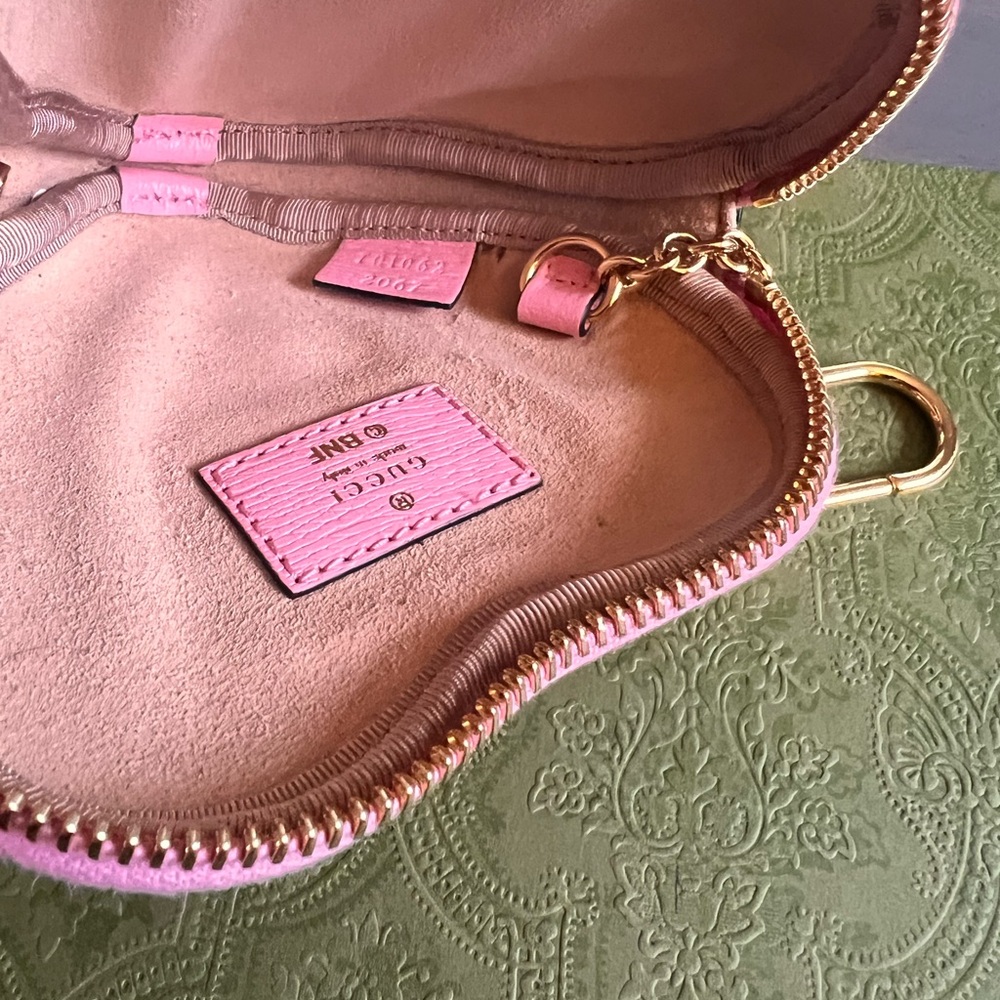 Gucci Bananya Heart Shape Leather Coin Case Pink - Picture 3 of 13